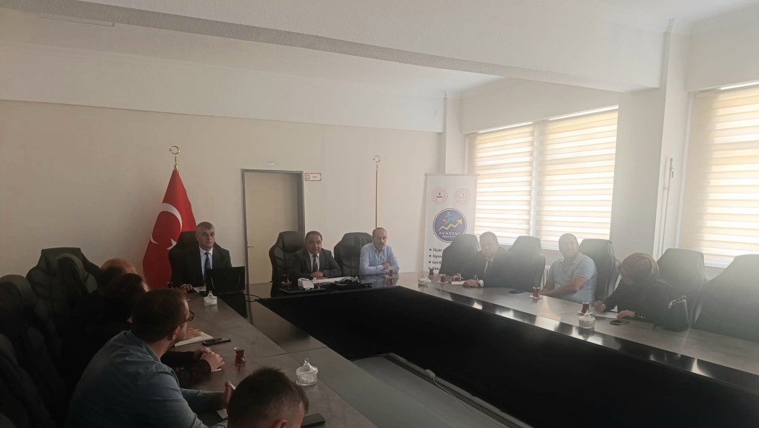 Reşadiye ve Niksar İlçesi İlkokul Müdürleriyle Ölçme Değerlendirme Süreçleri Bilgilendirme Toplantısı Yapıldı.