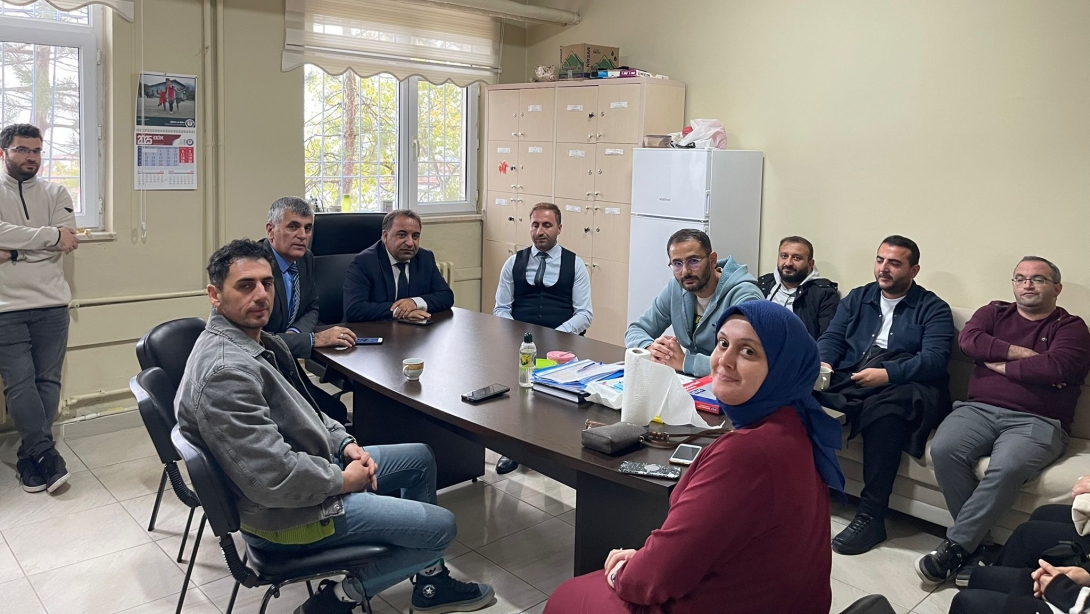 Yeşilyurt Milli Hakimiyet İlkokulu Öğretmenleriyle TYMM Ölçme Değerlendirme ve Biçimlendirici Değerlendirme Toplantısı Yapıldı.